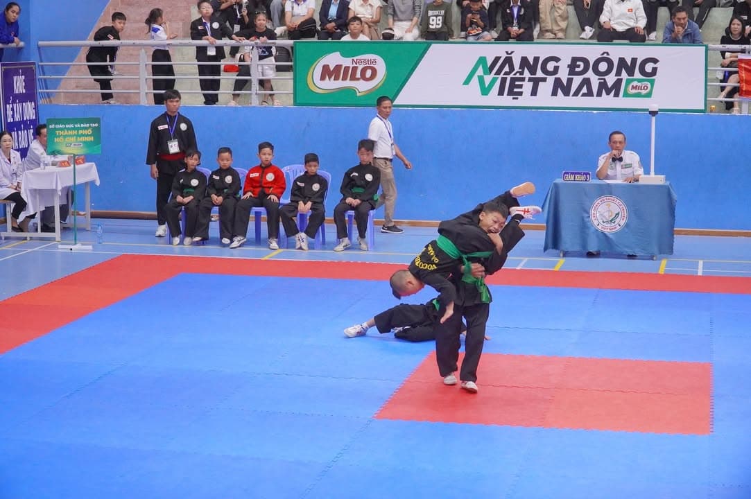 HÌNH ẢNH VÒNG CHUNG KẾT NỘI DUNG QUYỀN THUẬT - GIẢI THỂ THAO HỌC SINH PHỔ THÔNG TOÀN QU… — hình 50