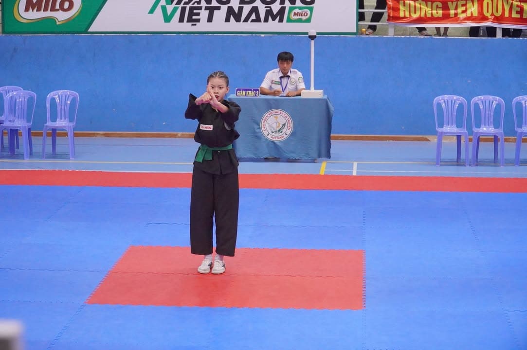 HÌNH ẢNH VÒNG CHUNG KẾT NỘI DUNG QUYỀN THUẬT - GIẢI THỂ THAO HỌC SINH PHỔ THÔNG TOÀN QU… — hình 64