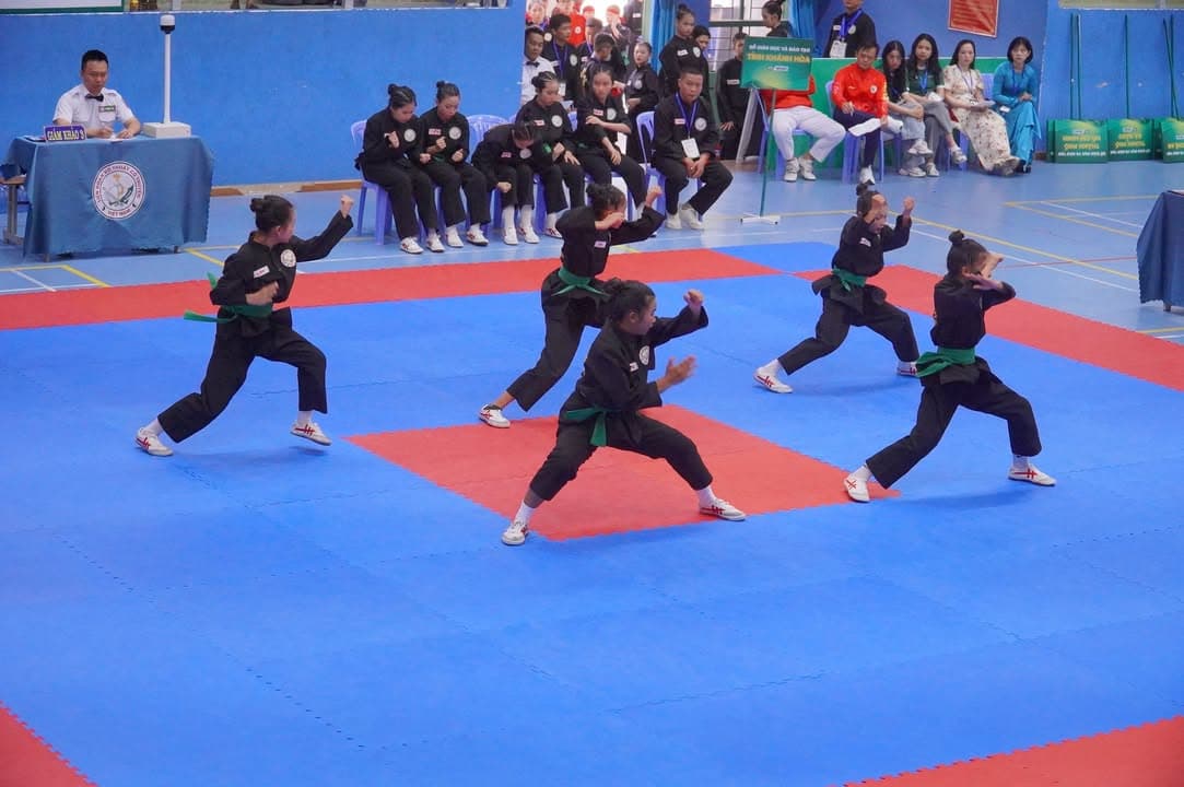 HÌNH ẢNH VÒNG CHUNG KẾT NỘI DUNG QUYỀN THUẬT - GIẢI THỂ THAO HỌC SINH PHỔ THÔNG TOÀN QU… — hình 77