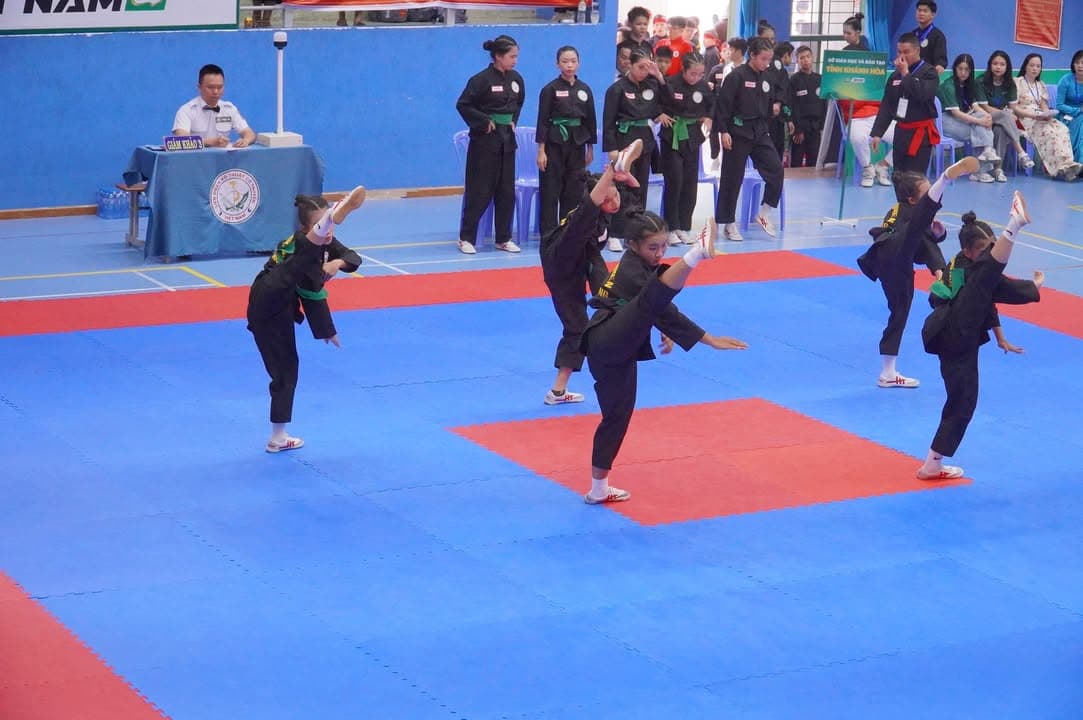 HÌNH ẢNH VÒNG CHUNG KẾT NỘI DUNG QUYỀN THUẬT - GIẢI THỂ THAO HỌC SINH PHỔ THÔNG TOÀN QU… — hình 79