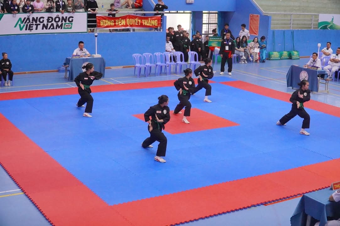 HÌNH ẢNH VÒNG CHUNG KẾT NỘI DUNG QUYỀN THUẬT - GIẢI THỂ THAO HỌC SINH PHỔ THÔNG TOÀN QU… — hình 87
