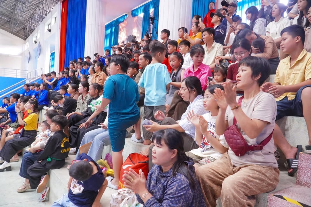 HÌNH ẢNH VÒNG CHUNG KẾT NỘI DUNG QUYỀN THUẬT - GIẢI THỂ THAO HỌC SINH PHỔ THÔNG TOÀN QU… — hình 95