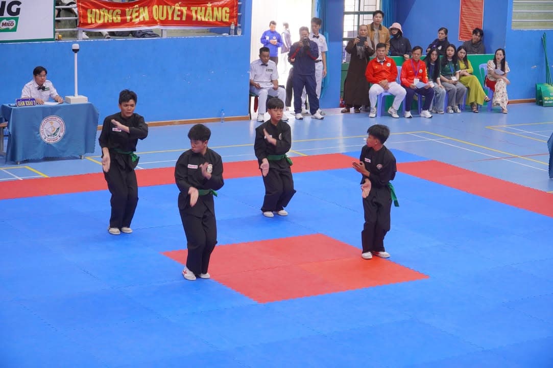HÌNH ẢNH VÒNG CHUNG KẾT NỘI DUNG QUYỀN THUẬT - GIẢI THỂ THAO HỌC SINH PHỔ THÔNG TOÀN QU… — hình 10