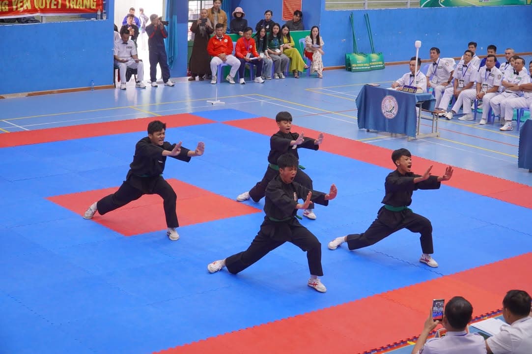 HÌNH ẢNH VÒNG CHUNG KẾT NỘI DUNG QUYỀN THUẬT - GIẢI THỂ THAO HỌC SINH PHỔ THÔNG TOÀN QU… — hình 15