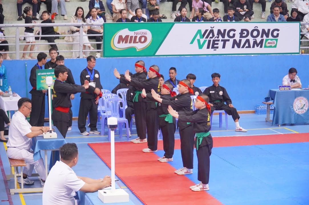 HÌNH ẢNH VÒNG CHUNG KẾT NỘI DUNG QUYỀN THUẬT - GIẢI THỂ THAO HỌC SINH PHỔ THÔNG TOÀN QU… — hình 74