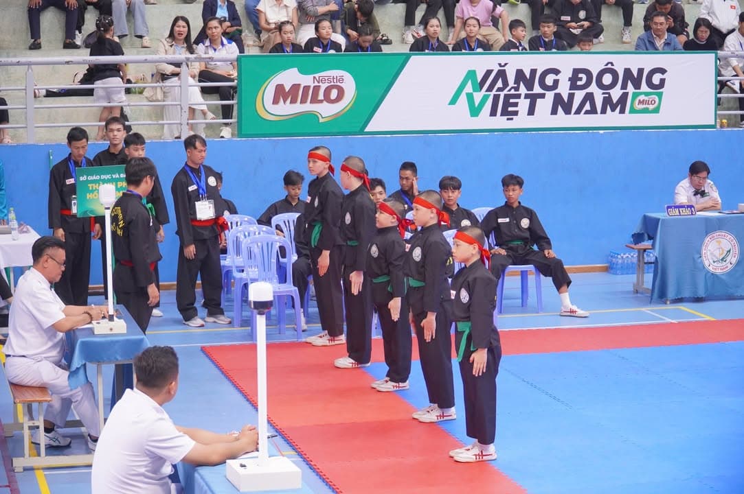HÌNH ẢNH VÒNG CHUNG KẾT NỘI DUNG QUYỀN THUẬT - GIẢI THỂ THAO HỌC SINH PHỔ THÔNG TOÀN QU… — hình 75