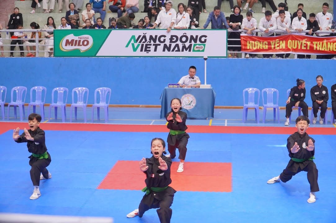 HÌNH ẢNH VÒNG CHUNG KẾT NỘI DUNG QUYỀN THUẬT - GIẢI THỂ THAO HỌC SINH PHỔ THÔNG TOÀN QU… — hình 93
