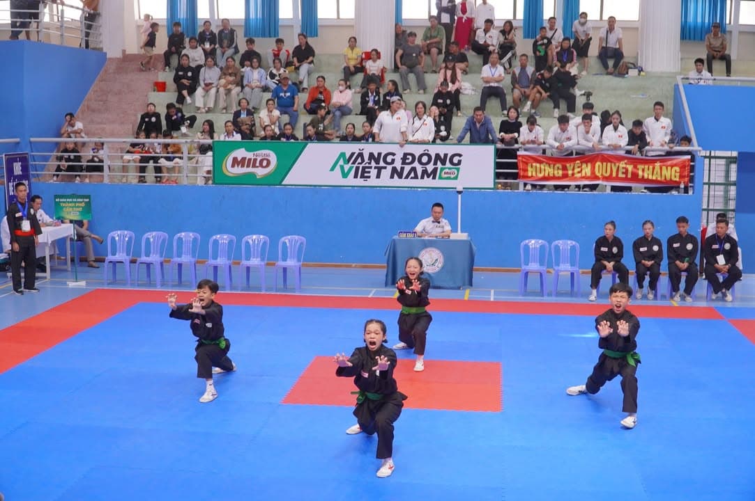 HÌNH ẢNH VÒNG CHUNG KẾT NỘI DUNG QUYỀN THUẬT - GIẢI THỂ THAO HỌC SINH PHỔ THÔNG TOÀN QU… — hình 95