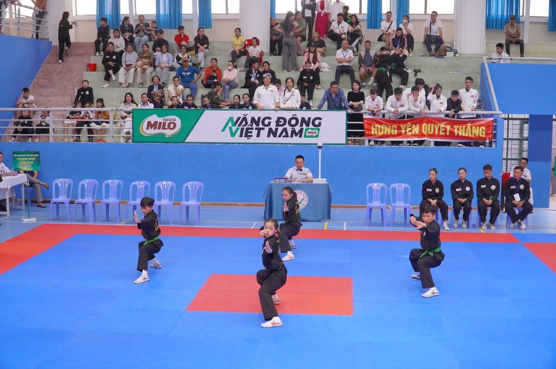 HÌNH ẢNH VÒNG CHUNG KẾT NỘI DUNG QUYỀN THUẬT - GIẢI THỂ THAO HỌC SINH PHỔ THÔNG TOÀN QU… — hình 98