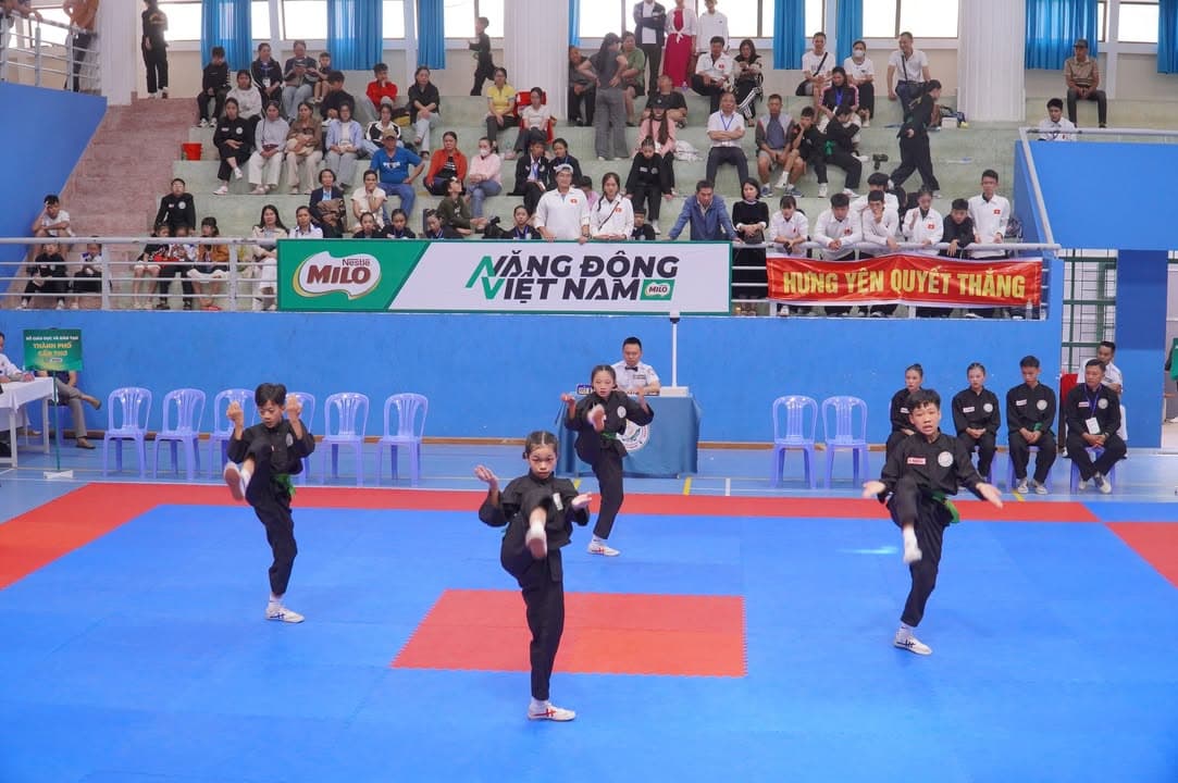 HÌNH ẢNH VÒNG CHUNG KẾT NỘI DUNG QUYỀN THUẬT - GIẢI THỂ THAO HỌC SINH PHỔ THÔNG TOÀN QU… — hình 99