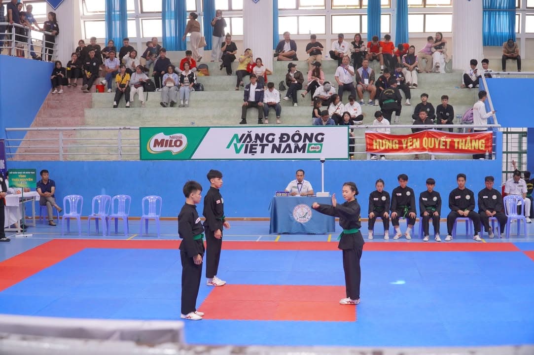 HÌNH ẢNH VÒNG CHUNG KẾT NỘI DUNG QUYỀN THUẬT - GIẢI THỂ THAO HỌC SINH PHỔ THÔNG TOÀN QU… — hình 39