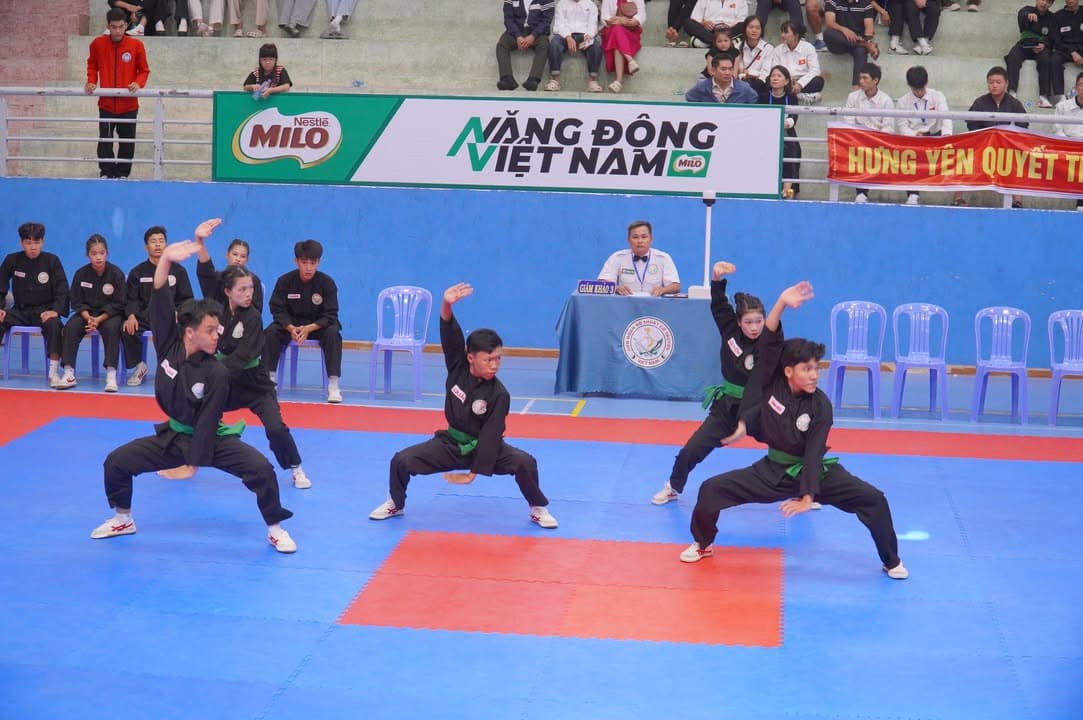 HÌNH ẢNH VÒNG CHUNG KẾT NỘI DUNG QUYỀN THUẬT - GIẢI THỂ THAO HỌC SINH PHỔ THÔNG TOÀN QU… — hình 44