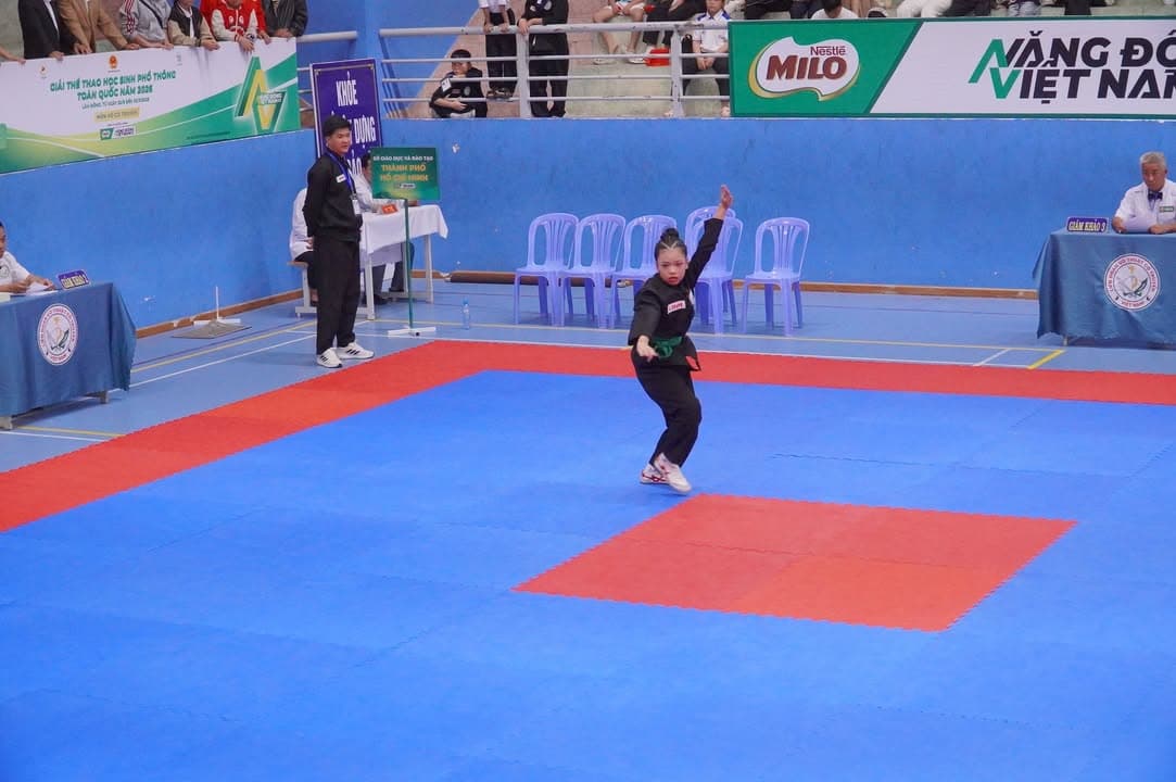 HÌNH ẢNH VÒNG CHUNG KẾT NỘI DUNG QUYỀN THUẬT - GIẢI THỂ THAO HỌC SINH PHỔ THÔNG TOÀN QU… — hình 98