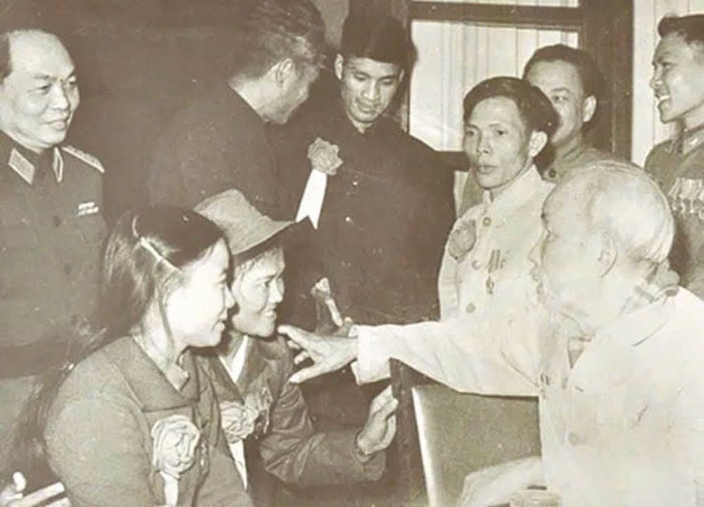 VĨNH BIỆT ANH HÙNG NGÔ THỊ TUYỂN – NGƯỜI TỪNG “GÁNH CẢ TỔ QUỐC Ở TRÊN VAI — hình 4