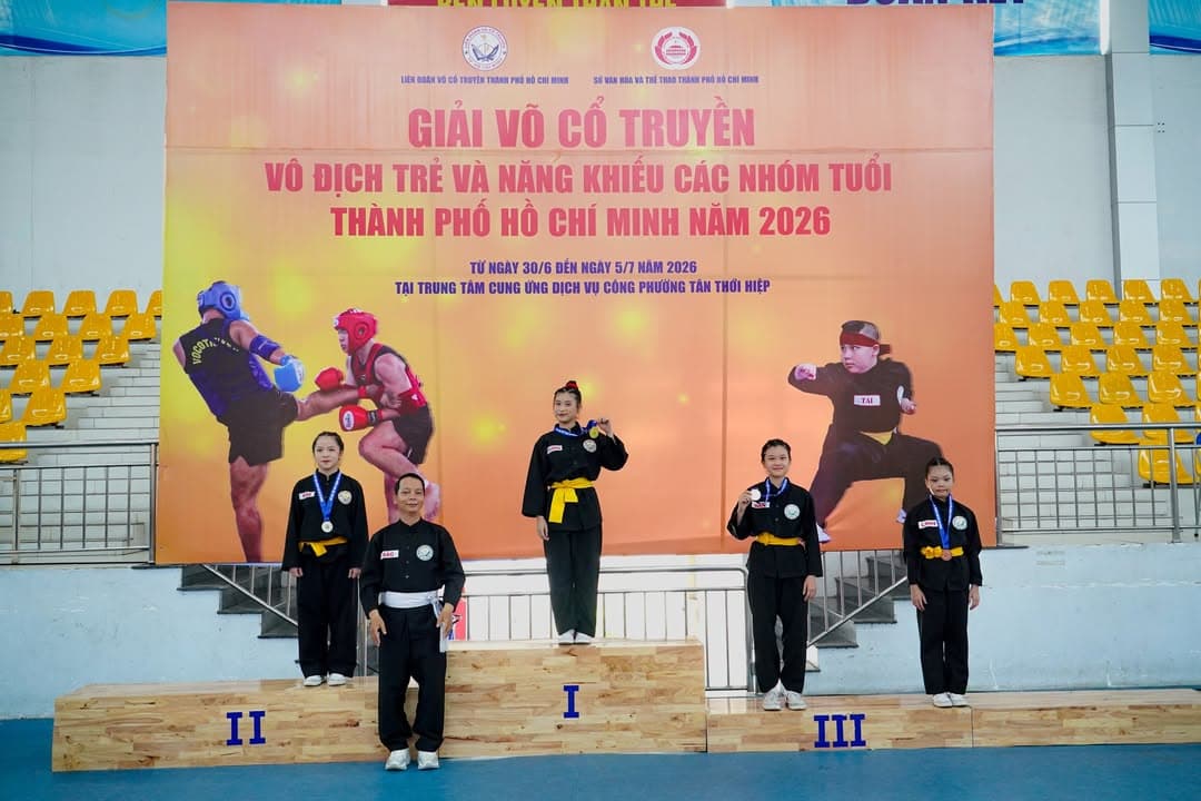 CHÚC MỪNG CÁC VÕ SINH PHẬT QUANG QUYỀN ĐẠT THÀNH TÍCH TẠI GIẢI VÕ CỔ TRUYỀN VÔ ĐỊCH TRẺ… — hình 10