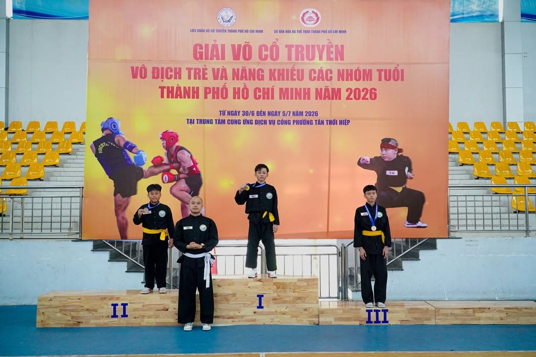 CHÚC MỪNG CÁC VÕ SINH PHẬT QUANG QUYỀN ĐẠT THÀNH TÍCH TẠI GIẢI VÕ CỔ TRUYỀN VÔ ĐỊCH TRẺ… — hình 12