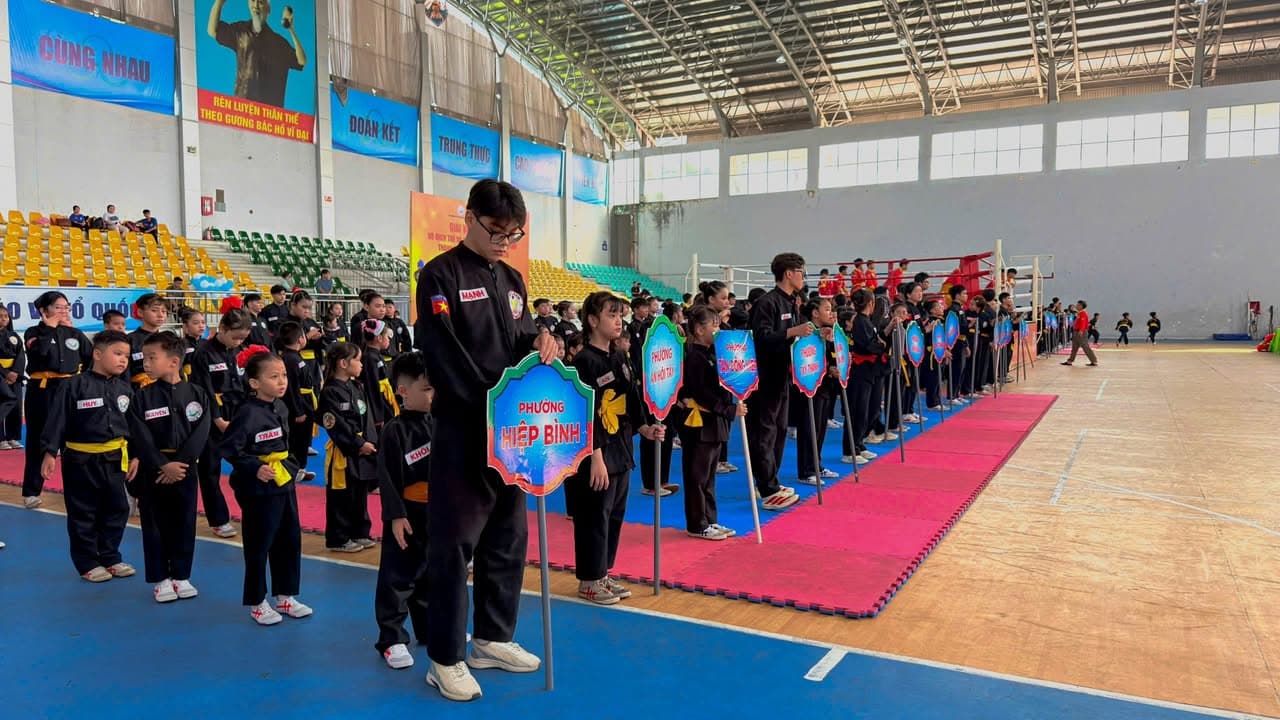 CHÚC MỪNG CÁC VÕ SINH PHẬT QUANG QUYỀN ĐẠT THÀNH TÍCH TẠI GIẢI VÕ CỔ TRUYỀN VÔ ĐỊCH TRẺ… — hình 18
