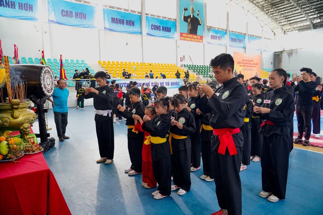 CHÚC MỪNG CÁC VÕ SINH PHẬT QUANG QUYỀN ĐẠT THÀNH TÍCH TẠI GIẢI VÕ CỔ TRUYỀN VÔ ĐỊCH TRẺ… — hình 32