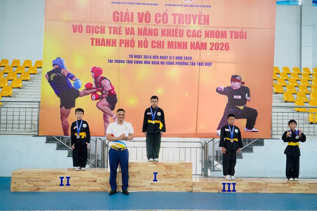 CHÚC MỪNG CÁC VÕ SINH PHẬT QUANG QUYỀN ĐẠT THÀNH TÍCH TẠI GIẢI VÕ CỔ TRUYỀN VÔ ĐỊCH TRẺ… — hình 38