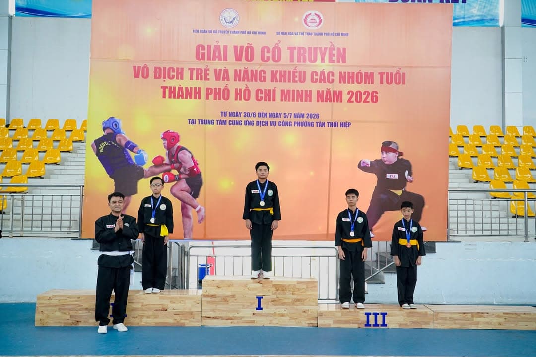 CHÚC MỪNG CÁC VÕ SINH PHẬT QUANG QUYỀN ĐẠT THÀNH TÍCH TẠI GIẢI VÕ CỔ TRUYỀN VÔ ĐỊCH TRẺ… — hình 42