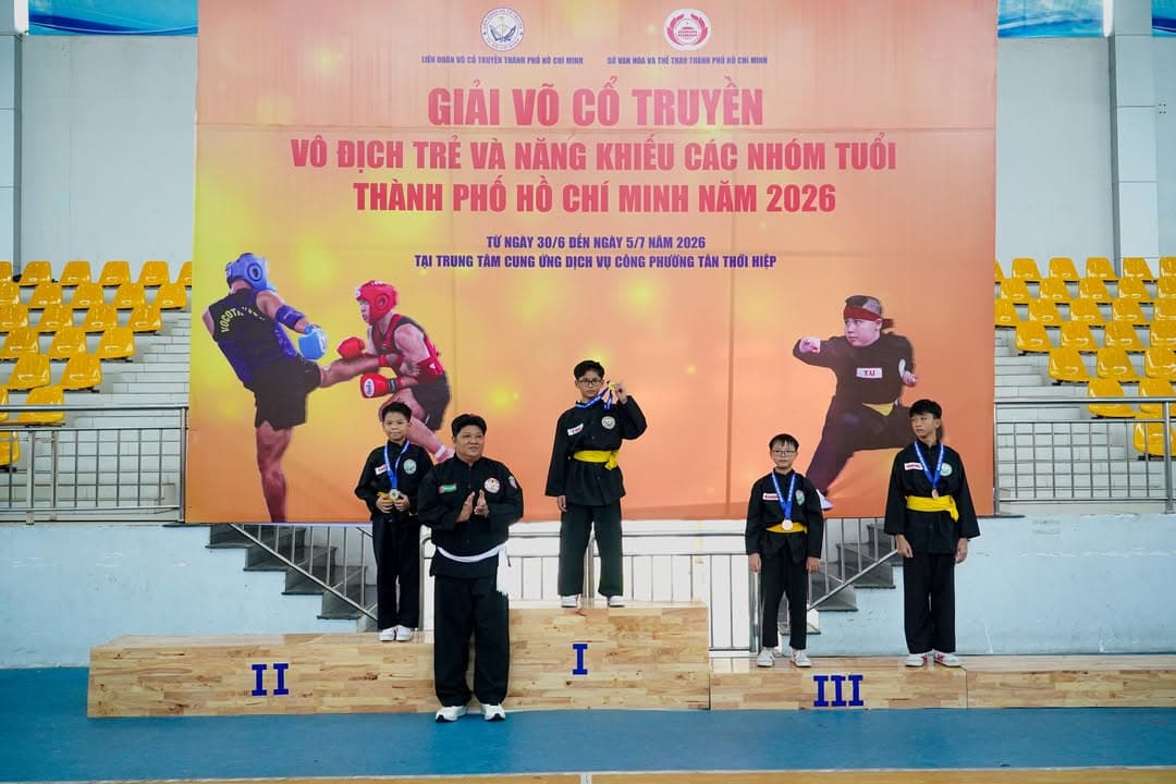 CHÚC MỪNG CÁC VÕ SINH PHẬT QUANG QUYỀN ĐẠT THÀNH TÍCH TẠI GIẢI VÕ CỔ TRUYỀN VÔ ĐỊCH TRẺ… — hình 43