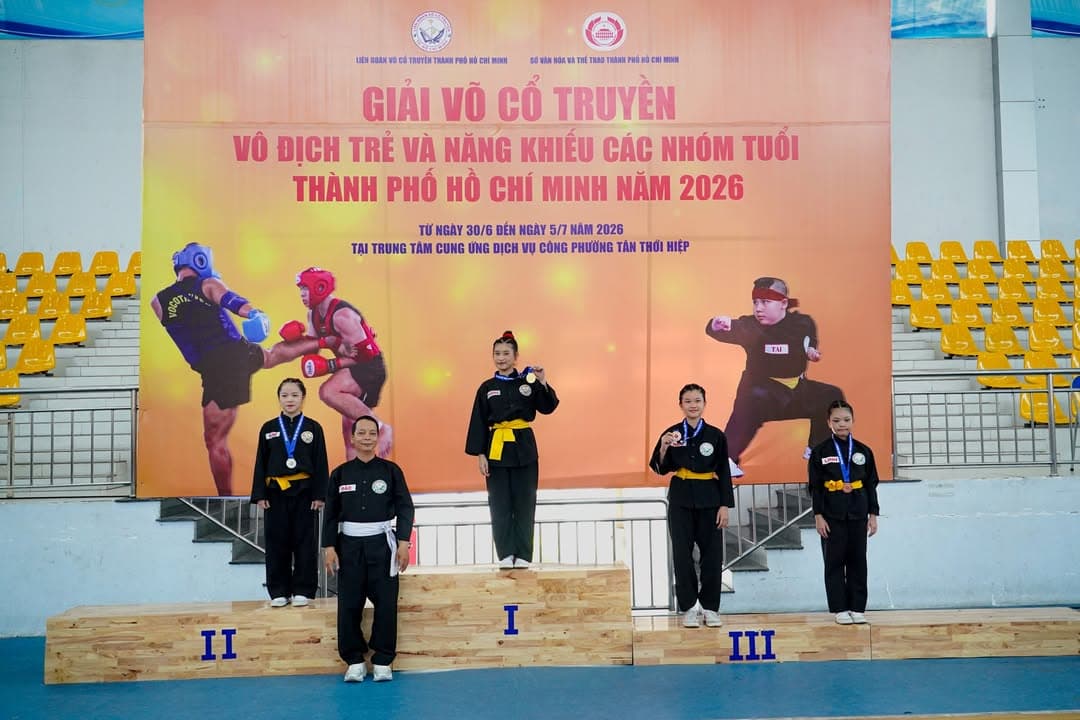 CHÚC MỪNG CÁC VÕ SINH PHẬT QUANG QUYỀN ĐẠT THÀNH TÍCH TẠI GIẢI VÕ CỔ TRUYỀN VÔ ĐỊCH TRẺ… — hình 44