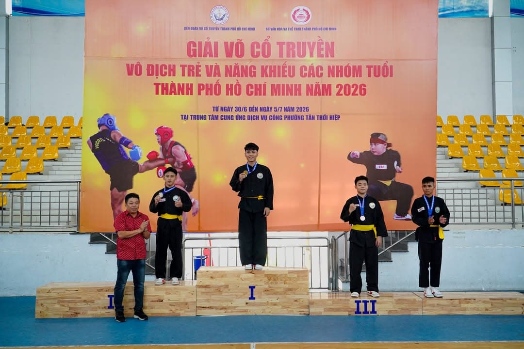 CHÚC MỪNG CÁC VÕ SINH PHẬT QUANG QUYỀN ĐẠT THÀNH TÍCH TẠI GIẢI VÕ CỔ TRUYỀN VÔ ĐỊCH TRẺ… — hình 51
