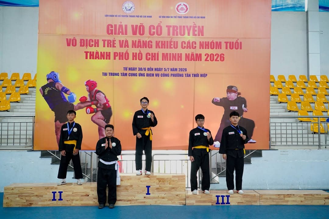 CHÚC MỪNG CÁC VÕ SINH PHẬT QUANG QUYỀN ĐẠT THÀNH TÍCH TẠI GIẢI VÕ CỔ TRUYỀN VÔ ĐỊCH TRẺ… — hình 53