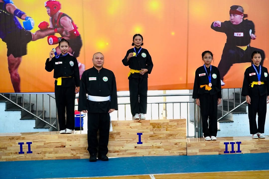 CHÚC MỪNG CÁC VÕ SINH PHẬT QUANG QUYỀN ĐẠT THÀNH TÍCH TẠI GIẢI VÕ CỔ TRUYỀN VÔ ĐỊCH TRẺ… — hình 63