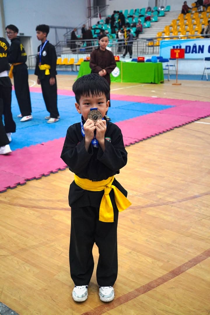 CHÚC MỪNG CÁC VÕ SINH PHẬT QUANG QUYỀN ĐẠT THÀNH TÍCH TẠI GIẢI VÕ CỔ TRUYỀN VÔ ĐỊCH TRẺ… — hình 69