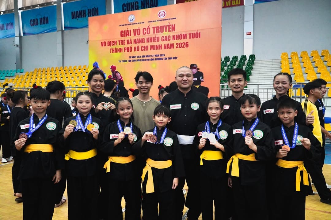 CHÚC MỪNG CÁC VÕ SINH PHẬT QUANG QUYỀN ĐẠT THÀNH TÍCH TẠI GIẢI VÕ CỔ TRUYỀN VÔ ĐỊCH TRẺ… — hình 70