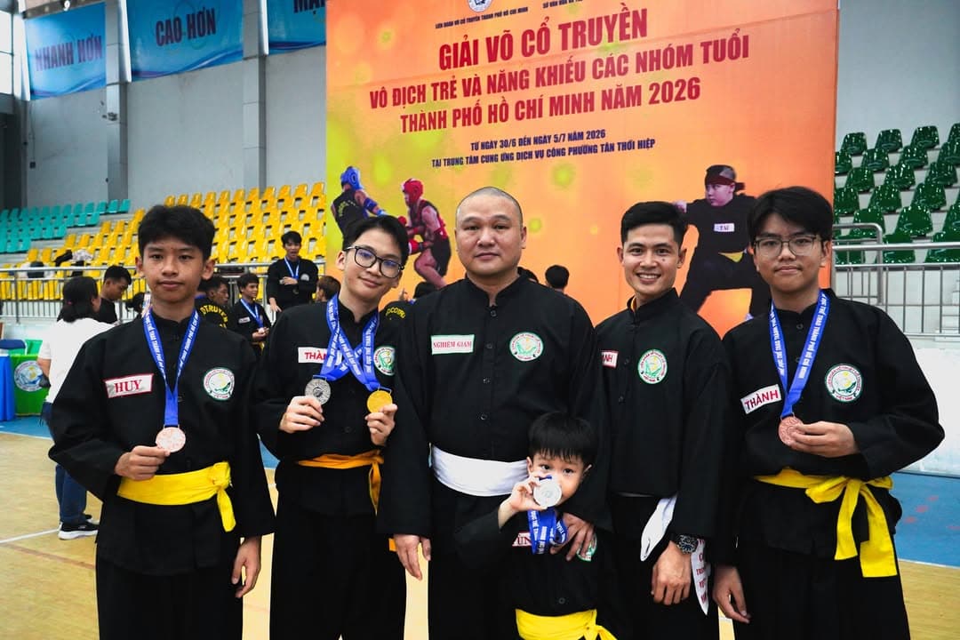 CHÚC MỪNG CÁC VÕ SINH PHẬT QUANG QUYỀN ĐẠT THÀNH TÍCH TẠI GIẢI VÕ CỔ TRUYỀN VÔ ĐỊCH TRẺ… — hình 71
