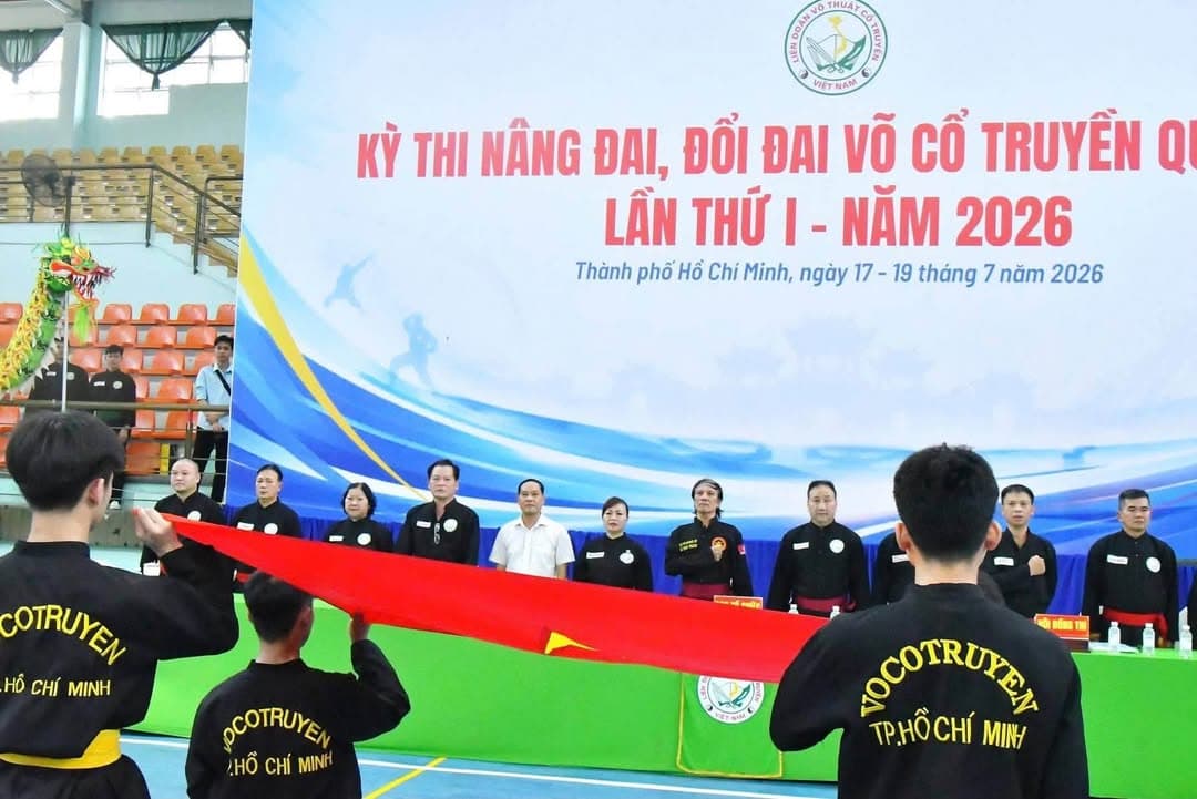 HỪNG HỰC HÀO KHÍ TẠI KHAI MẠC KÌ THI NÂNG ĐAI, ĐỔI ĐAI VÕ CỔ TRUYỀN QUỐC GIA LẦN THỨ I… — hình 3