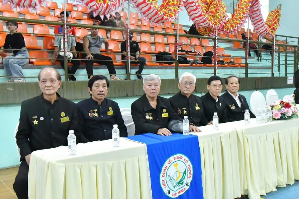 HỪNG HỰC HÀO KHÍ TẠI KHAI MẠC KÌ THI NÂNG ĐAI, ĐỔI ĐAI VÕ CỔ TRUYỀN QUỐC GIA LẦN THỨ I… — hình 10