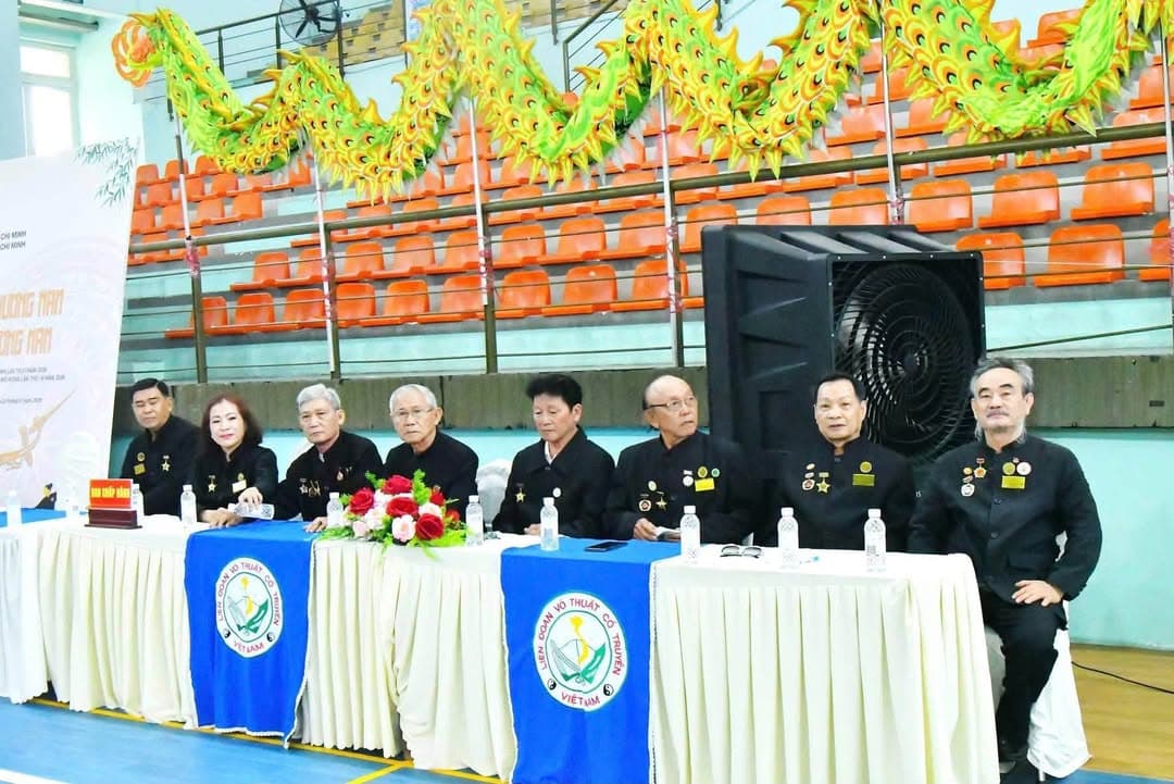 HỪNG HỰC HÀO KHÍ TẠI KHAI MẠC KÌ THI NÂNG ĐAI, ĐỔI ĐAI VÕ CỔ TRUYỀN QUỐC GIA LẦN THỨ I… — hình 11