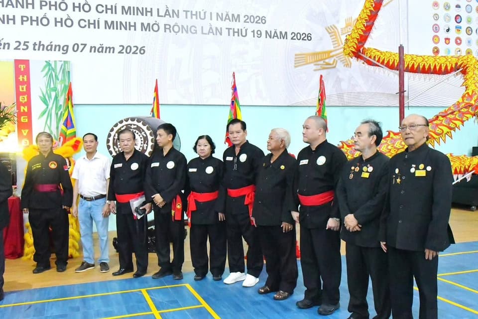 HỪNG HỰC HÀO KHÍ TẠI KHAI MẠC KÌ THI NÂNG ĐAI, ĐỔI ĐAI VÕ CỔ TRUYỀN QUỐC GIA LẦN THỨ I… — hình 12