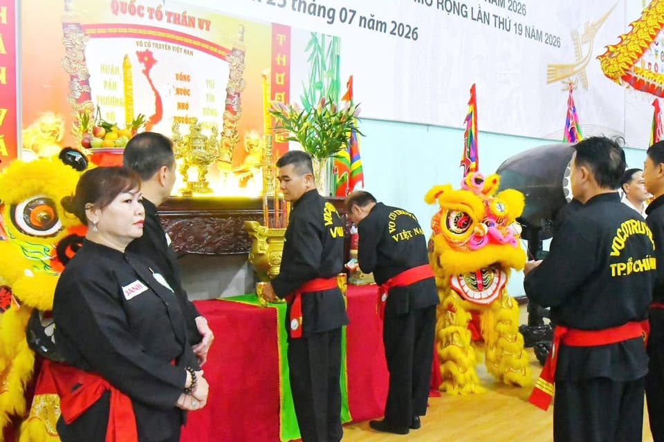 HỪNG HỰC HÀO KHÍ TẠI KHAI MẠC KÌ THI NÂNG ĐAI, ĐỔI ĐAI VÕ CỔ TRUYỀN QUỐC GIA LẦN THỨ I… — hình 13