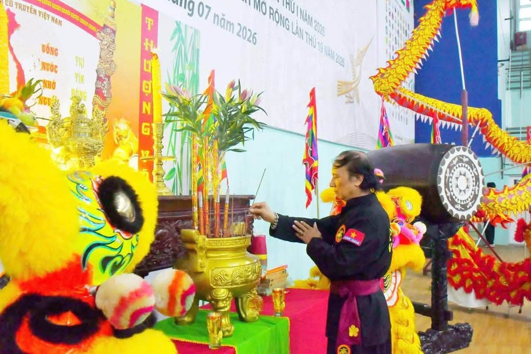 HỪNG HỰC HÀO KHÍ TẠI KHAI MẠC KÌ THI NÂNG ĐAI, ĐỔI ĐAI VÕ CỔ TRUYỀN QUỐC GIA LẦN THỨ I… — hình 15