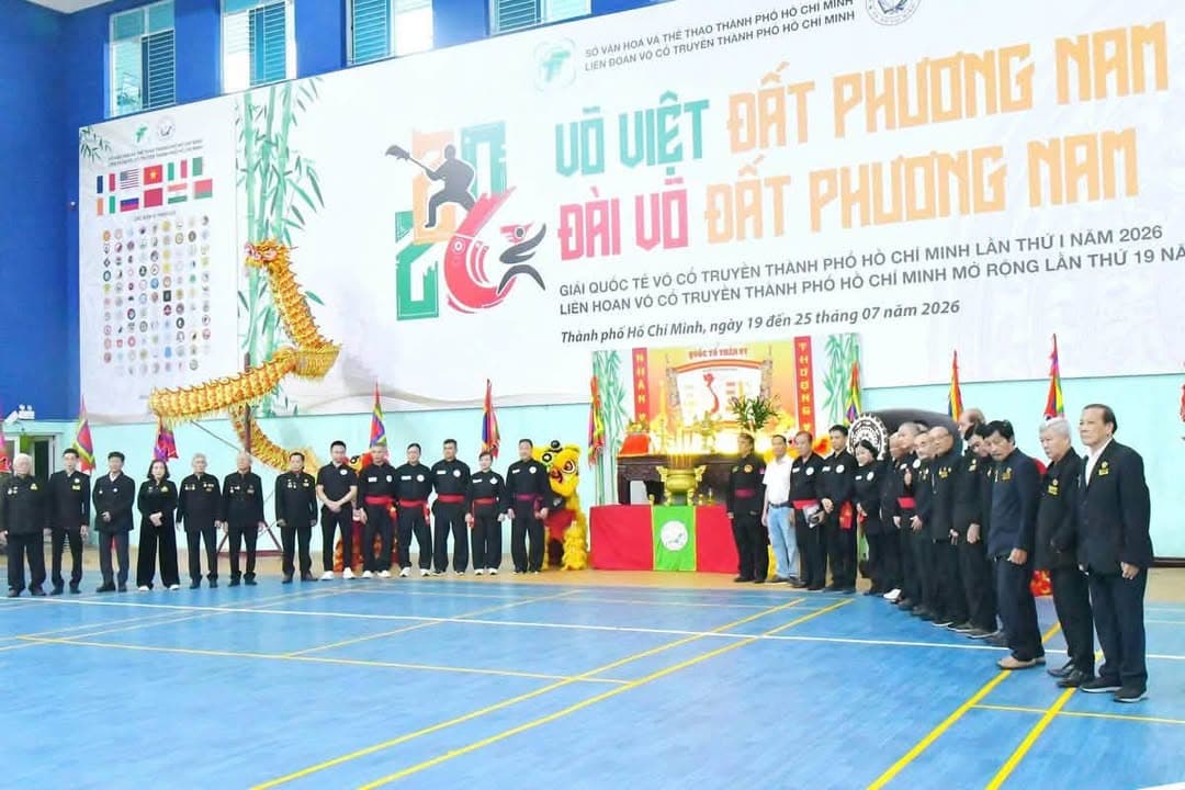 HỪNG HỰC HÀO KHÍ TẠI KHAI MẠC KÌ THI NÂNG ĐAI, ĐỔI ĐAI VÕ CỔ TRUYỀN QUỐC GIA LẦN THỨ I… — hình 16