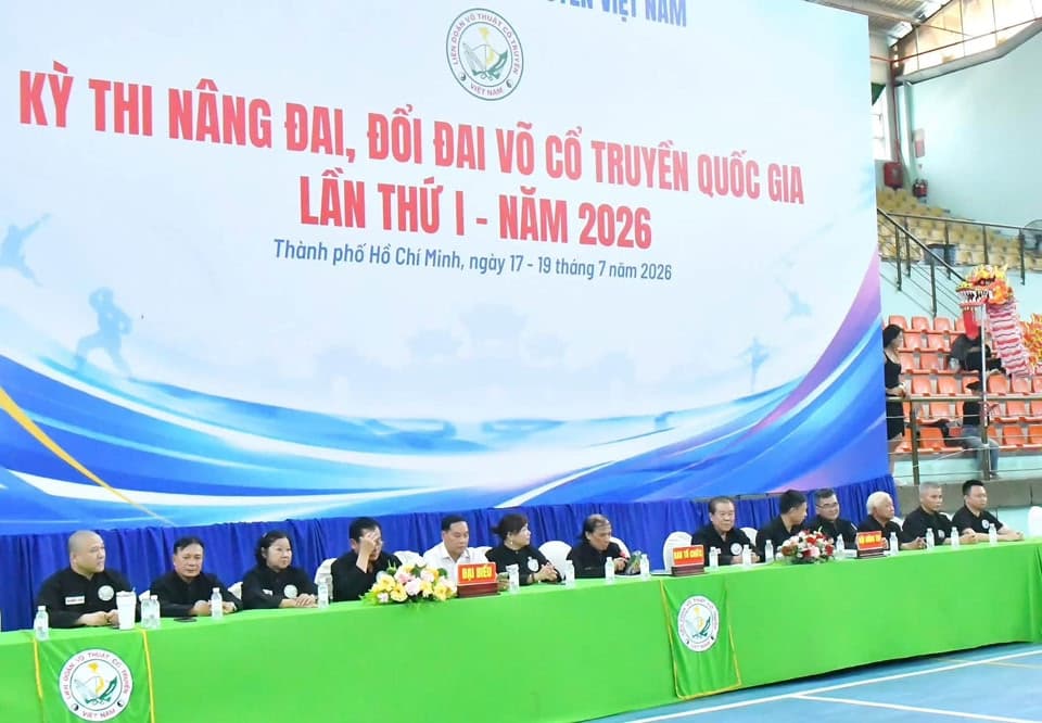 HỪNG HỰC HÀO KHÍ TẠI KHAI MẠC KÌ THI NÂNG ĐAI, ĐỔI ĐAI VÕ CỔ TRUYỀN QUỐC GIA LẦN THỨ I… — hình 17