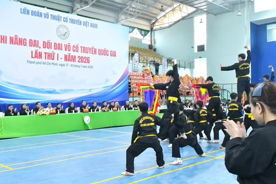 HỪNG HỰC HÀO KHÍ TẠI KHAI MẠC KÌ THI NÂNG ĐAI, ĐỔI ĐAI VÕ CỔ TRUYỀN QUỐC GIA LẦN THỨ I… — hình 35
