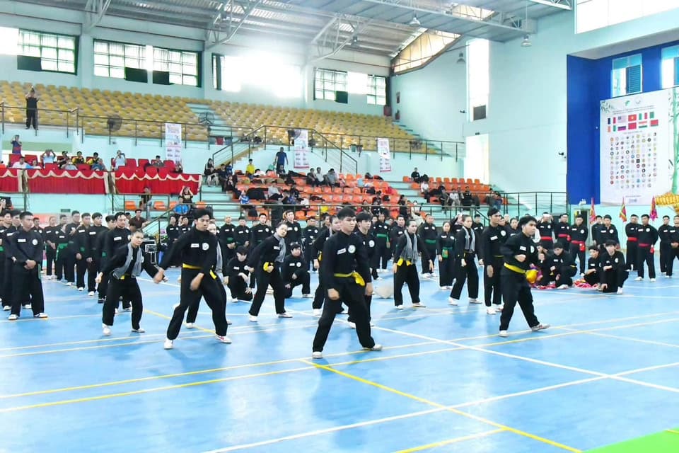 HỪNG HỰC HÀO KHÍ TẠI KHAI MẠC KÌ THI NÂNG ĐAI, ĐỔI ĐAI VÕ CỔ TRUYỀN QUỐC GIA LẦN THỨ I… — hình 38