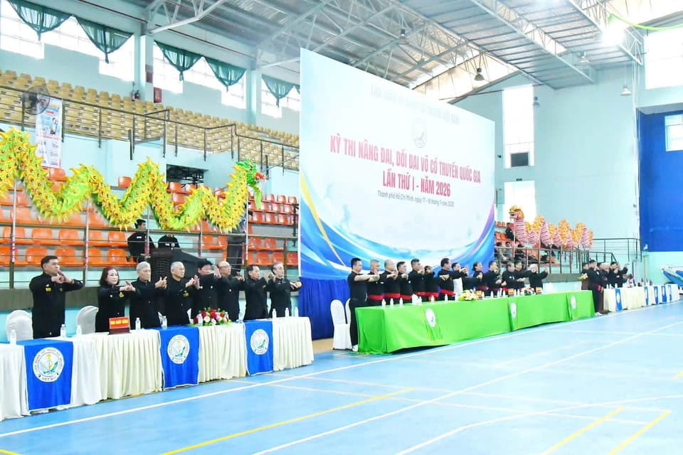 HỪNG HỰC HÀO KHÍ TẠI KHAI MẠC KÌ THI NÂNG ĐAI, ĐỔI ĐAI VÕ CỔ TRUYỀN QUỐC GIA LẦN THỨ I… — hình 42