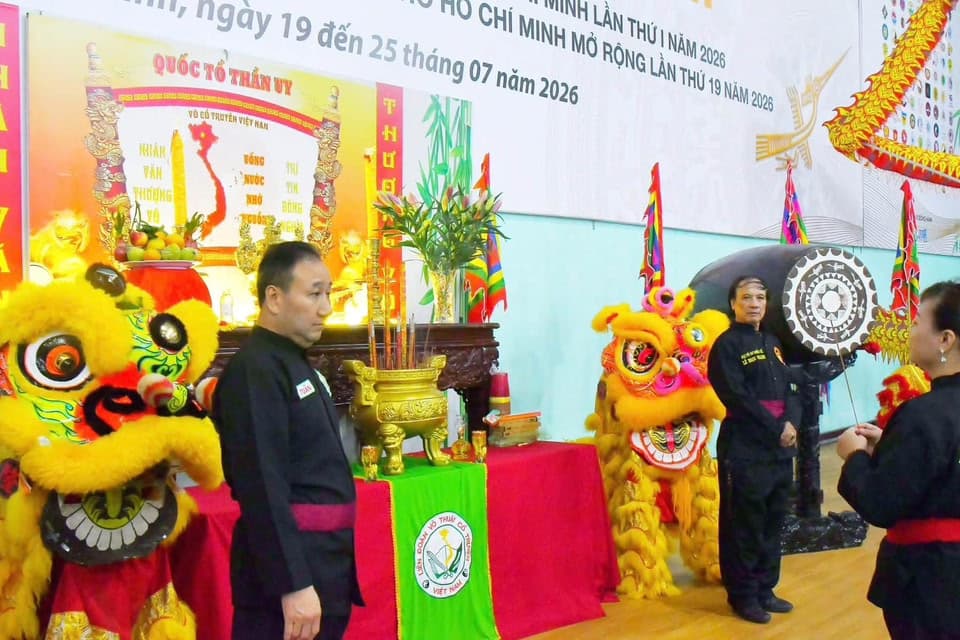 HỪNG HỰC HÀO KHÍ TẠI KHAI MẠC KÌ THI NÂNG ĐAI, ĐỔI ĐAI VÕ CỔ TRUYỀN QUỐC GIA LẦN THỨ I… — hình 44