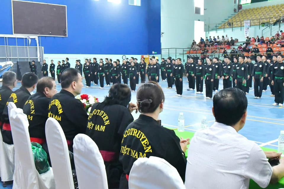 HỪNG HỰC HÀO KHÍ TẠI KHAI MẠC KÌ THI NÂNG ĐAI, ĐỔI ĐAI VÕ CỔ TRUYỀN QUỐC GIA LẦN THỨ I… — hình 45