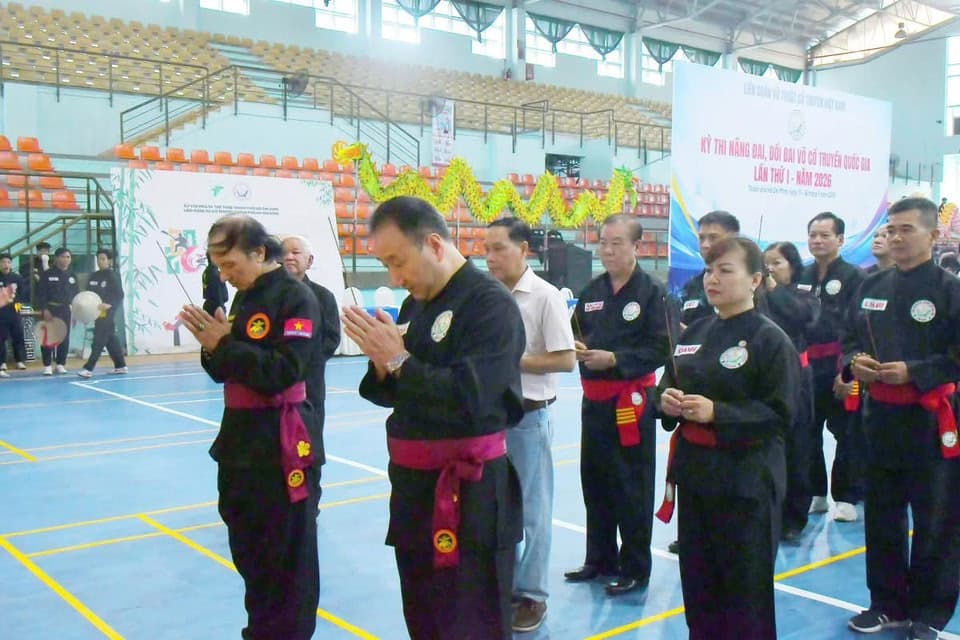 HỪNG HỰC HÀO KHÍ TẠI KHAI MẠC KÌ THI NÂNG ĐAI, ĐỔI ĐAI VÕ CỔ TRUYỀN QUỐC GIA LẦN THỨ I… — hình 48