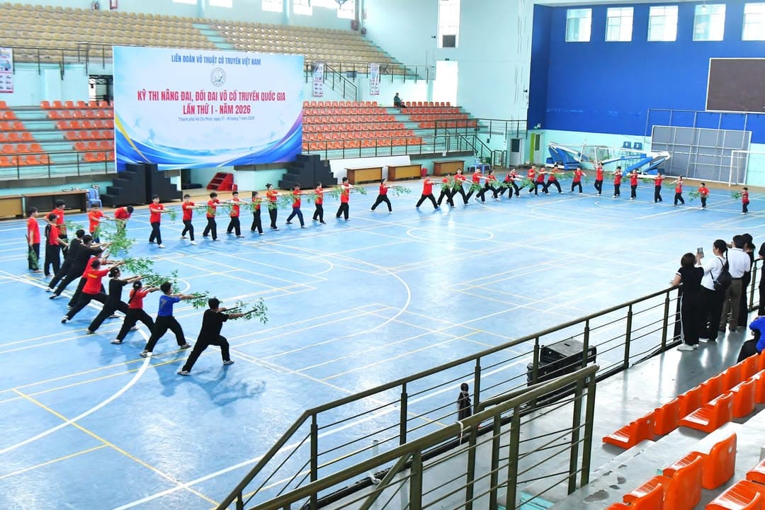 HỪNG HỰC HÀO KHÍ TẠI KHAI MẠC KÌ THI NÂNG ĐAI, ĐỔI ĐAI VÕ CỔ TRUYỀN QUỐC GIA LẦN THỨ I… — hình 65