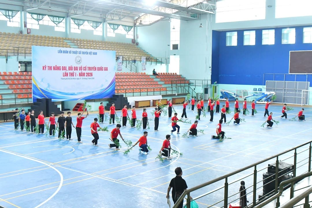 HỪNG HỰC HÀO KHÍ TẠI KHAI MẠC KÌ THI NÂNG ĐAI, ĐỔI ĐAI VÕ CỔ TRUYỀN QUỐC GIA LẦN THỨ I… — hình 66