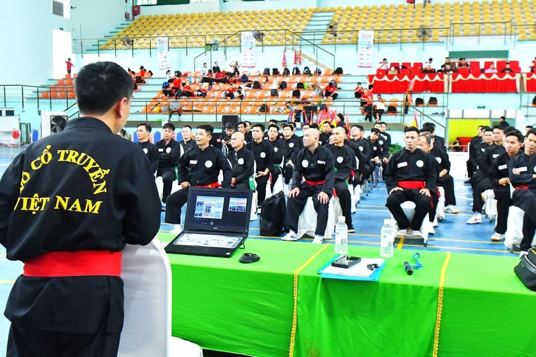 HỪNG HỰC HÀO KHÍ TẠI KHAI MẠC KÌ THI NÂNG ĐAI, ĐỔI ĐAI VÕ CỔ TRUYỀN QUỐC GIA LẦN THỨ I… — hình 71
