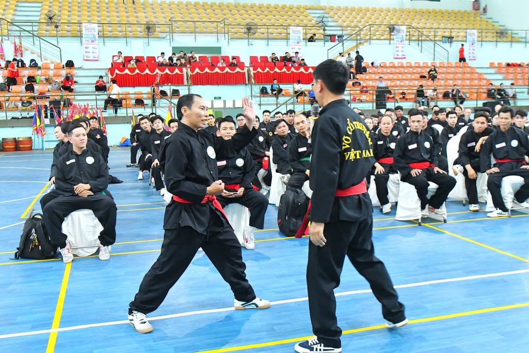 HỪNG HỰC HÀO KHÍ TẠI KHAI MẠC KÌ THI NÂNG ĐAI, ĐỔI ĐAI VÕ CỔ TRUYỀN QUỐC GIA LẦN THỨ I… — hình 72